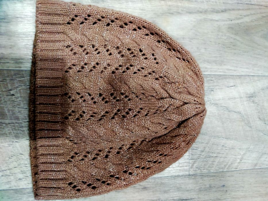 Продам женские шапки