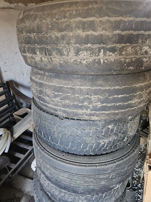 Резина БУ грузовая 285/70/19.5