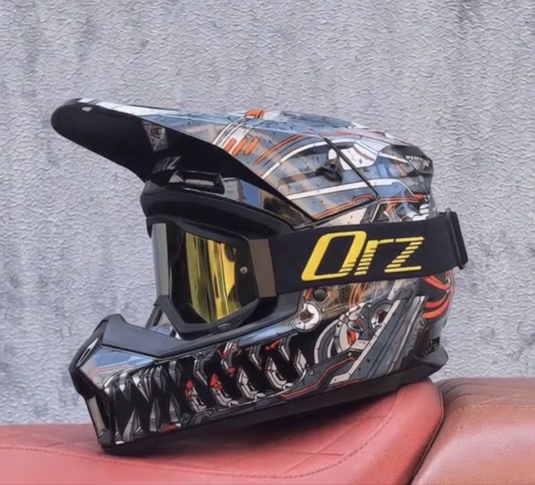 Продам новый мотошлем