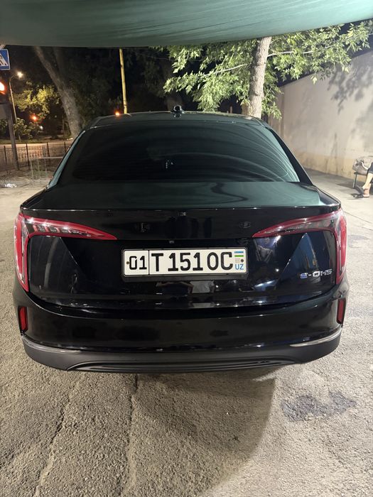 Hongqi E-QM5 430