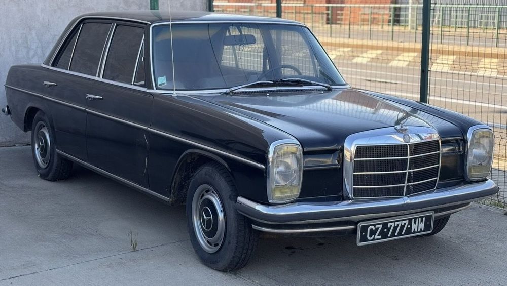 Mercedes-Benz W114 Mercedes 220 d 1969