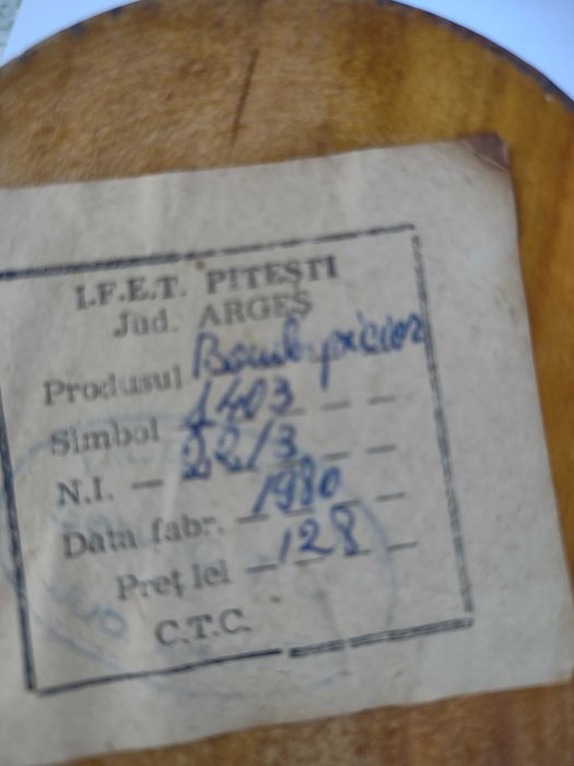 Decorațiuni din Comunism din lemn