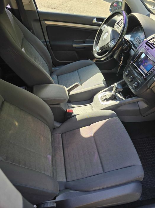 Volkswagen Golf 5 – 2.0 TDI (140 CP)
