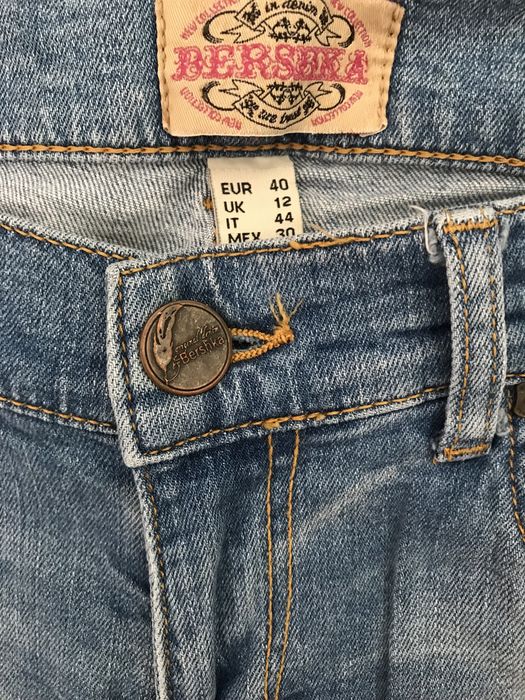 Blugi rupți Bershka nr.40