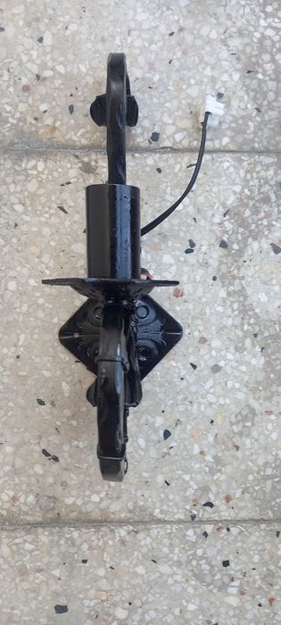 Битови полилеи от ковано желязо и дърво