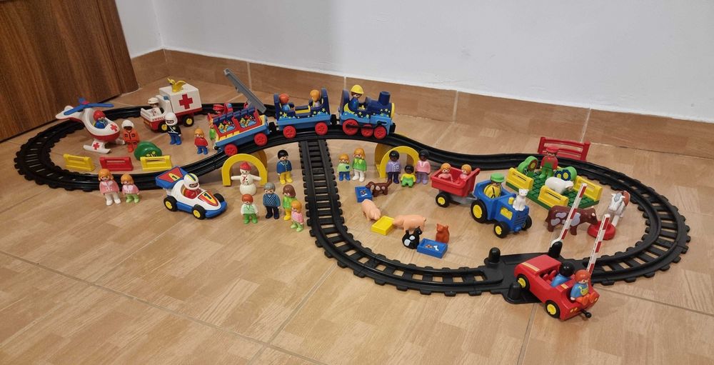 Tren Playmobil set mare cu masini, accesorii, oameni