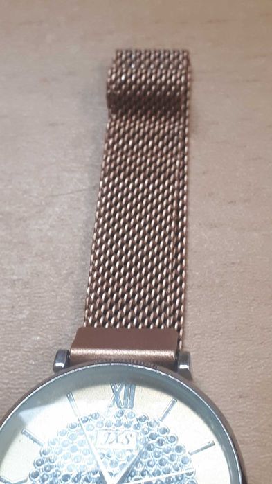 Часовник JXS в кутийка