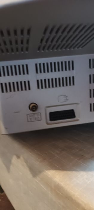 Телевизори 21    30 лева броя.