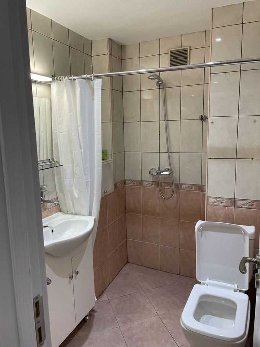 Дава се под наем Двустаен апартамент в София, Център - 65 кв.м за 550 € - Снимка #2