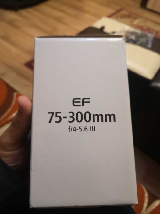 Obiectiv Canon EF 75-300mm f/4-5.6 III , nou nefolosit