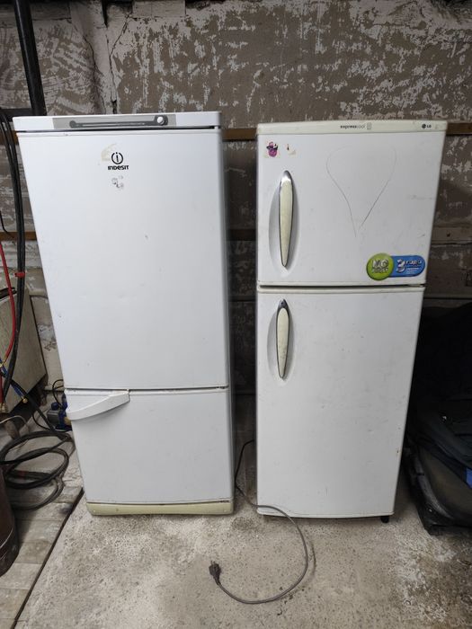 Продам холодильники