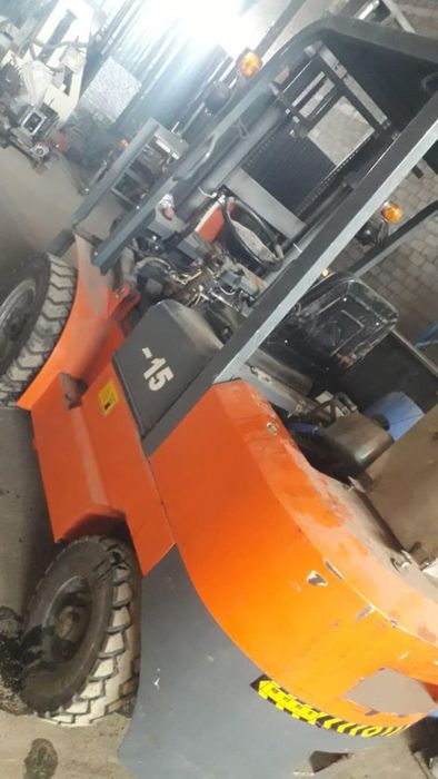 Вилочный погрузчик