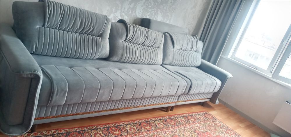 Срочно продам диван.