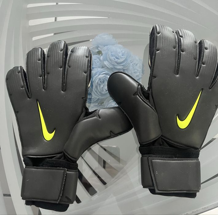 Вратарски ръкавици