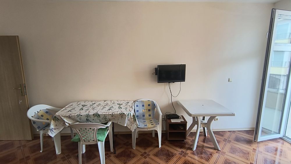 Продава се Двустаен апартамент в к.к. Слънчев бряг - 63 кв.м за 1032 €/кв.м - Снимка #3