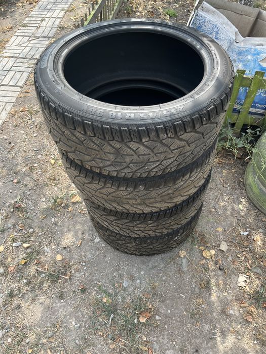 Продам зимние шины, 18 размер