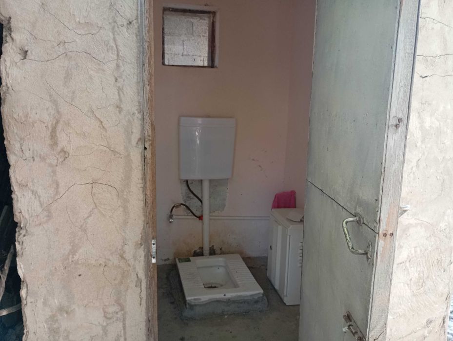 Barcha qulayliklarga ega Toshkent viloyati Oʻrta Chirchiq uy sotiladi