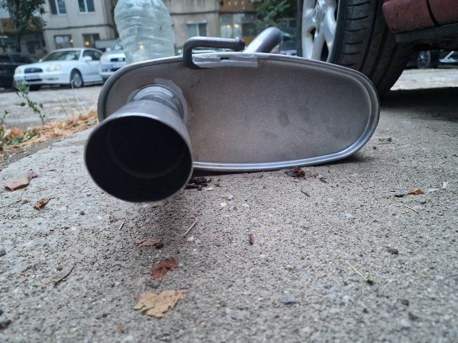 Задно гърне за Mazda 5