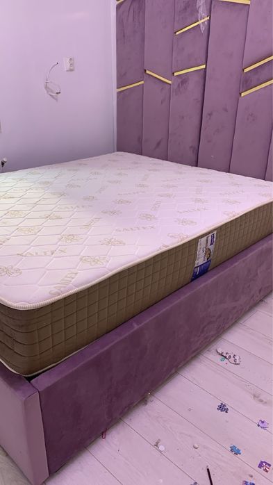 Pat tapitat + saltea 160x200