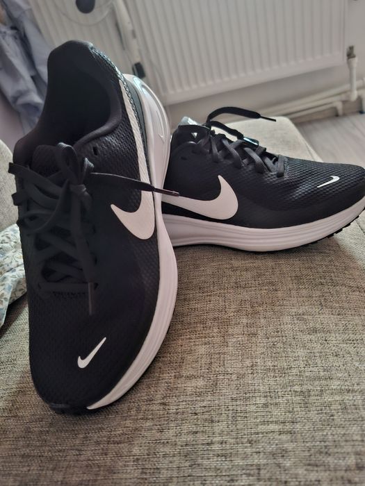 Adidasi nike dama