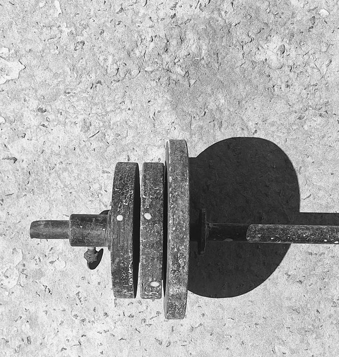 Qol shtangasi toshlari bilan