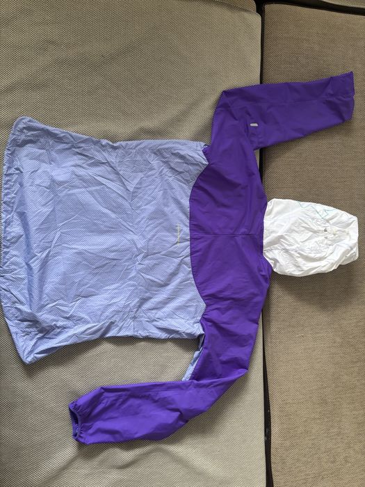 Дамски ветровки Nike и Asics