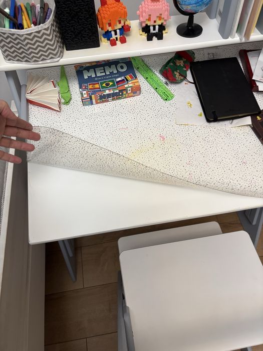 Продам рабочий растущий стол и стул