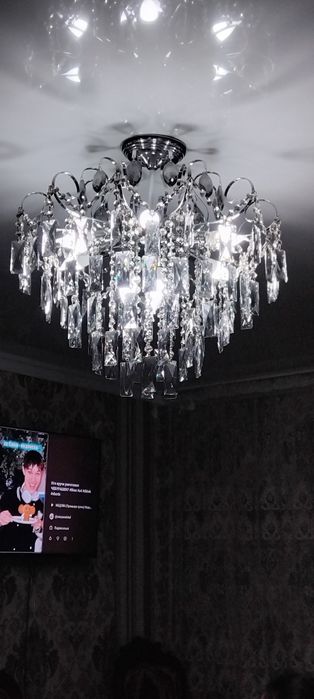 Продам красивую люстру