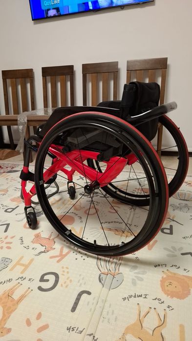 Продам инвалидную коляску