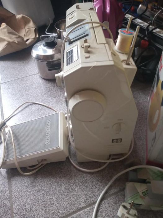 Професионална шевна малина Bernina 1020