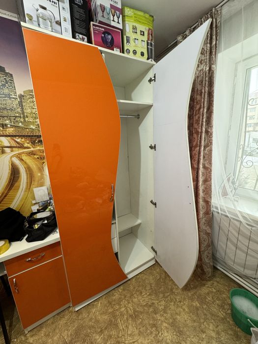 Шкаф и парта комплект