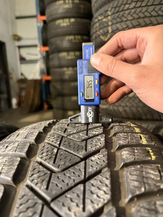 Anvelope iarna 235/55/18 Pirelli Winter Sottozero 3 235 55 18 R 18