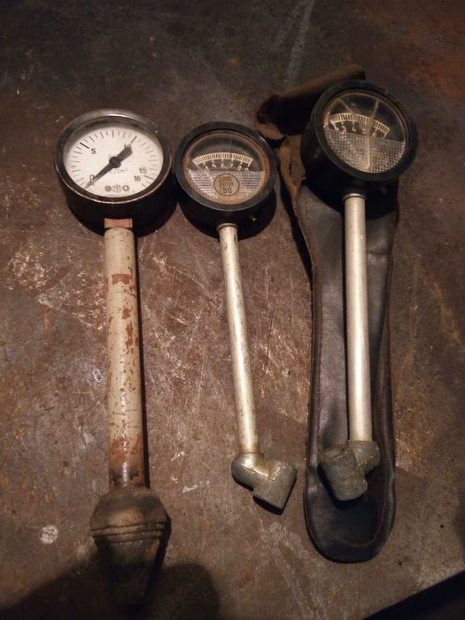 Стари Руски манометри.