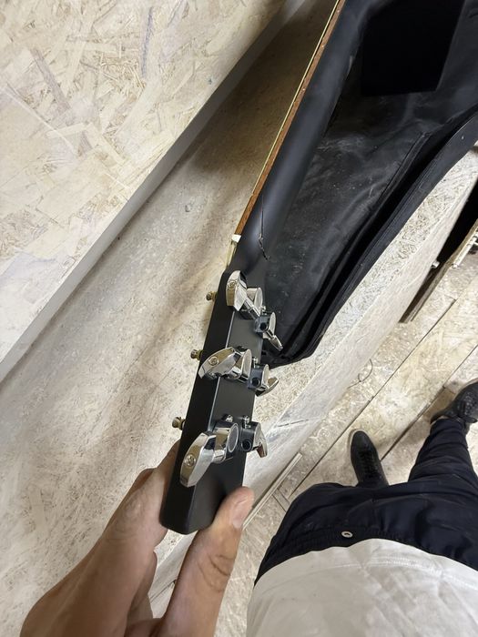 Гитара хорошо состояня