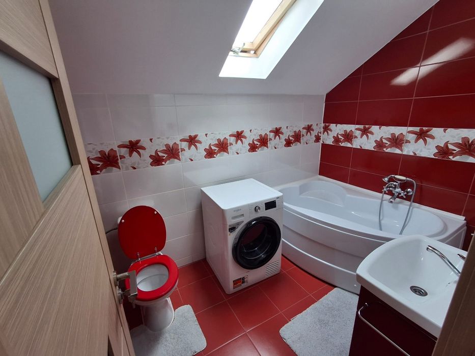 Casa duplex utilata si parțial mobilată in Livezeni ,asfalt,in zona de