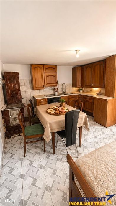 Farmecul unei case sasesti,1.500mp domeniu propriu,fantana,Persani,Bra