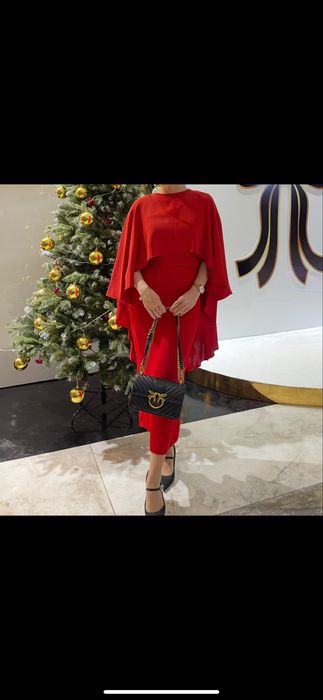 Продается платье в идеальном состоянии.