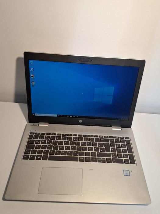 Laptop hp cu i5 generatia a 8 a