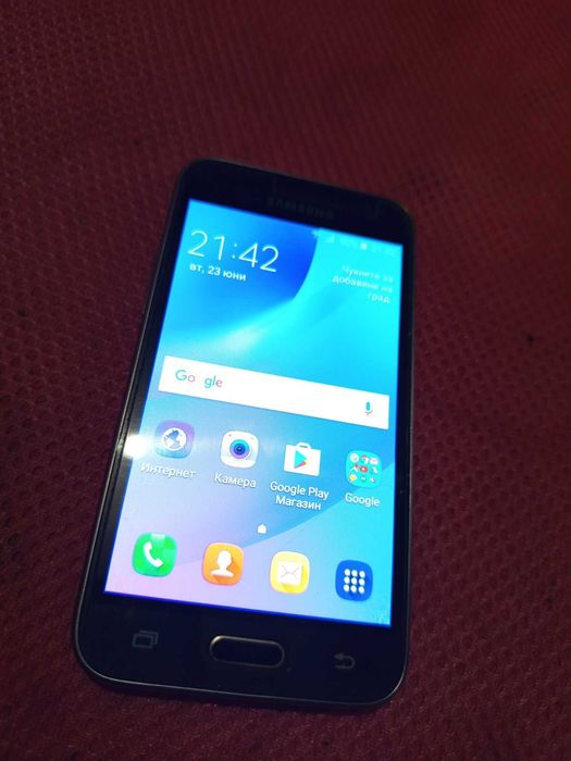 Смартфон Самсунг Samsung J 1 2016 Перфектен телефон