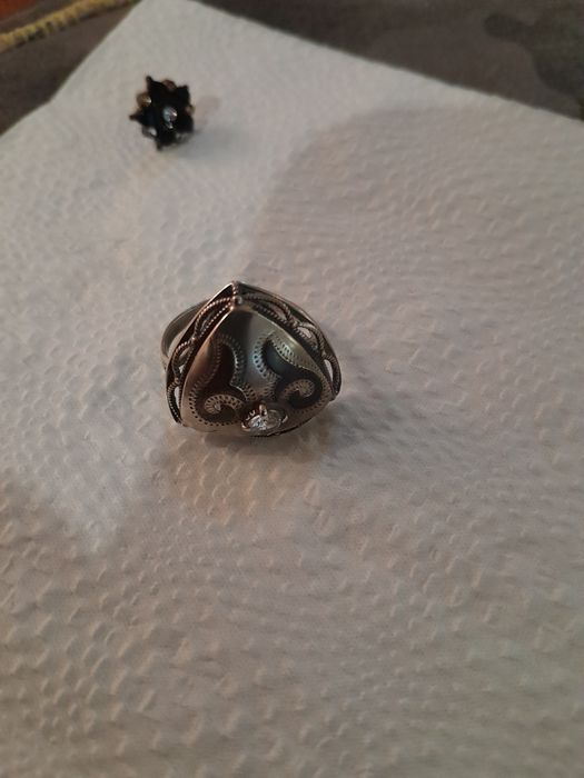 Продаю женский перстень