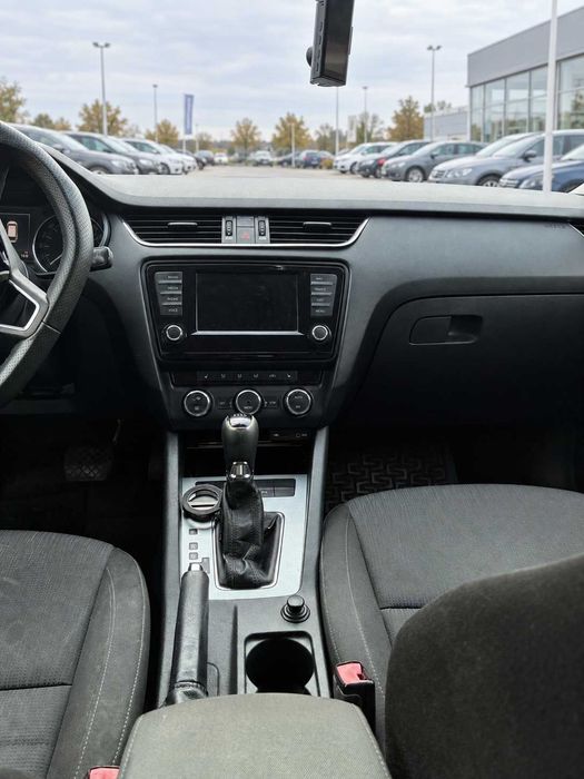 Škoda Octavia Combi 1.6 TDI DSG, 2016, 335.000 km — 6.000 €