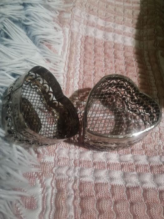 Малка метална декоративна кутийка