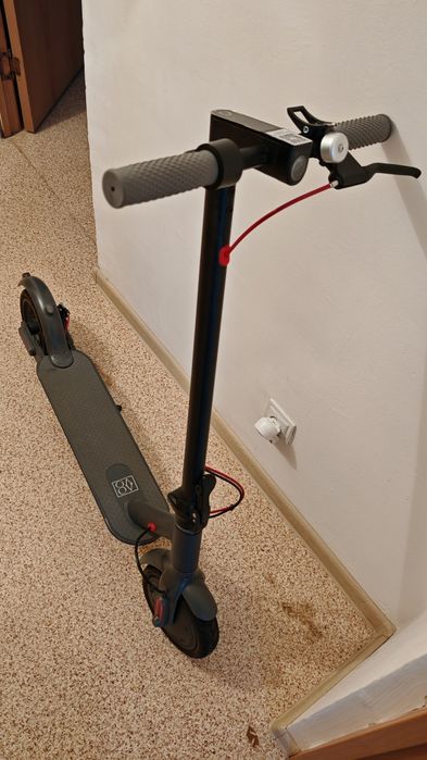 Продам электросамокат Xiaomi