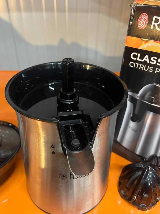 Цитрус преса Russell Hobbs
