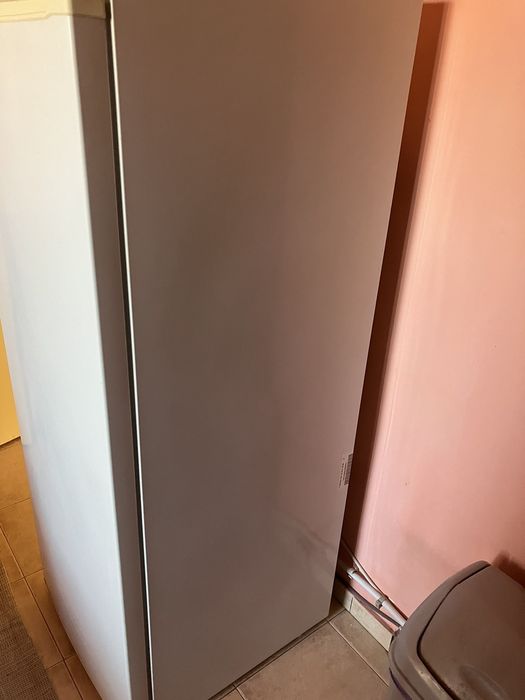 Продавам хладилник