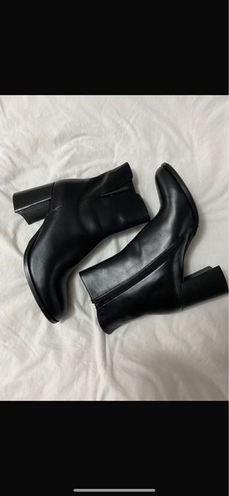 Осеньный обувь в черным цвете