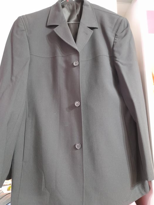 Vind sacou nou negru "Ciro Citterio"din Italia măr.42-44 L