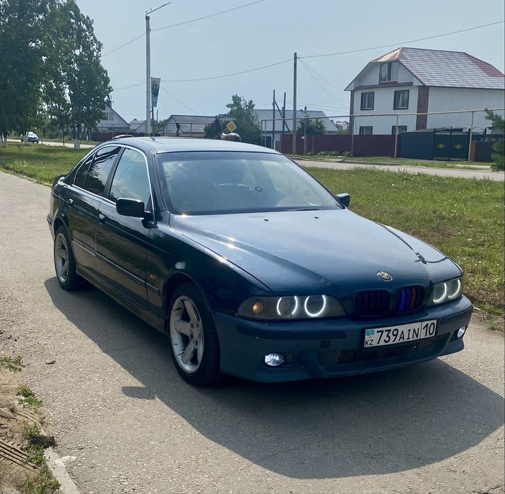 Продам BMW E39 1997 года.