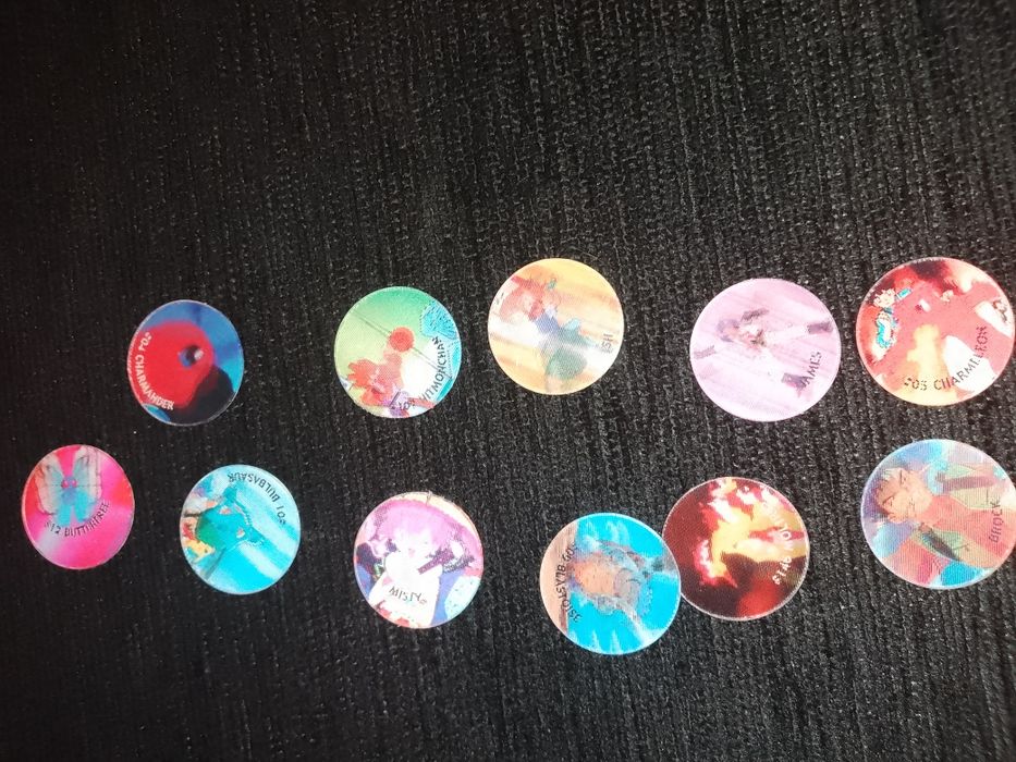 Продавам Pokemon и Megabots тазове