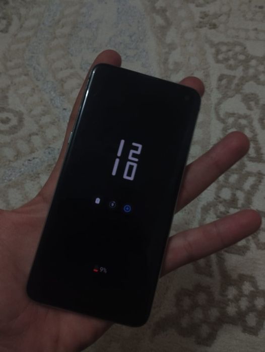 Самсунг с10е идеальном состояние